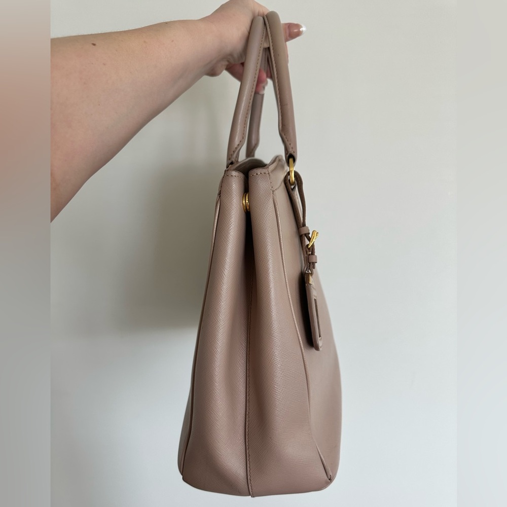 Prada Saffiano Lux Galleria Taupe Leather - Medium Size - Picture 4 of 10